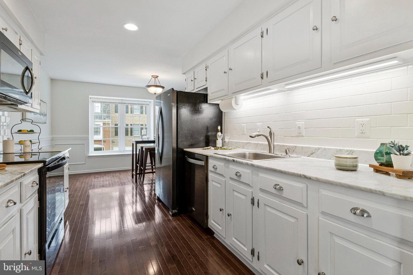 2943 OAKBOROUGH SQ, OAKTON, Virginia 22124, 3 Bedrooms Bedrooms, ,2 BathroomsBathrooms,Residential,For sale,2943 OAKBOROUGH SQ,VAFX2264770 MLS # VAFX2264770
