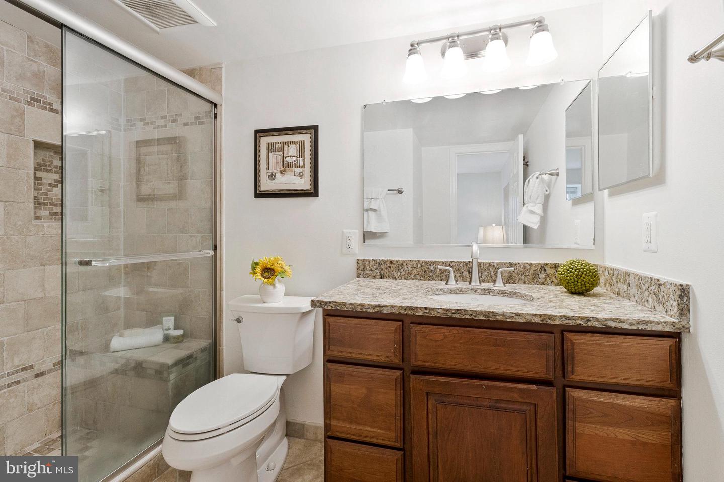 2943 OAKBOROUGH SQ, OAKTON, Virginia 22124, 3 Bedrooms Bedrooms, ,2 BathroomsBathrooms,Residential,For sale,2943 OAKBOROUGH SQ,VAFX2264770 MLS # VAFX2264770