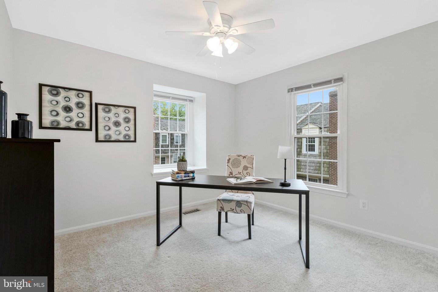 2943 OAKBOROUGH SQ, OAKTON, Virginia 22124, 3 Bedrooms Bedrooms, ,2 BathroomsBathrooms,Residential,For sale,2943 OAKBOROUGH SQ,VAFX2264770 MLS # VAFX2264770