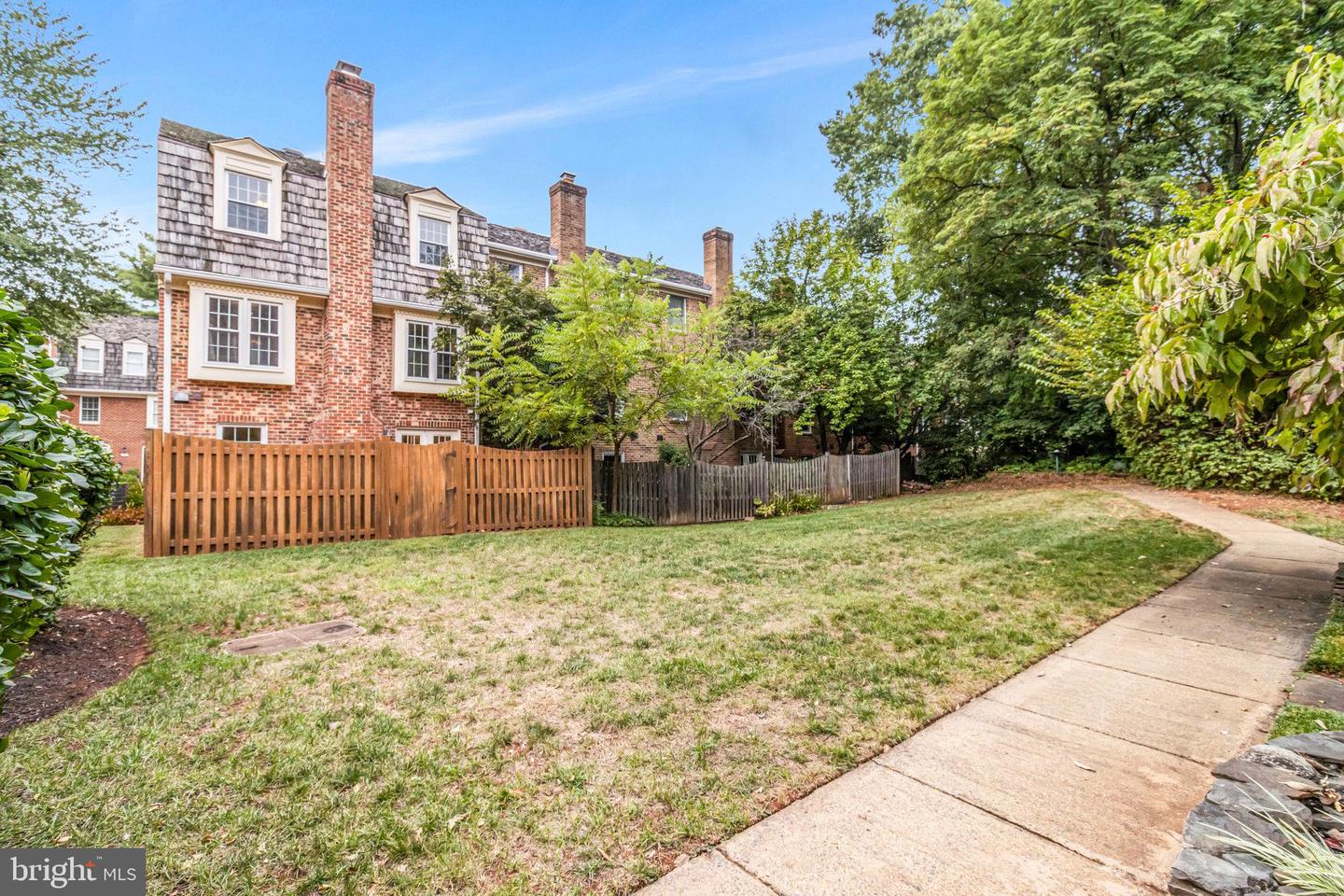 2943 OAKBOROUGH SQ, OAKTON, Virginia 22124, 3 Bedrooms Bedrooms, ,2 BathroomsBathrooms,Residential,For sale,2943 OAKBOROUGH SQ,VAFX2264770 MLS # VAFX2264770