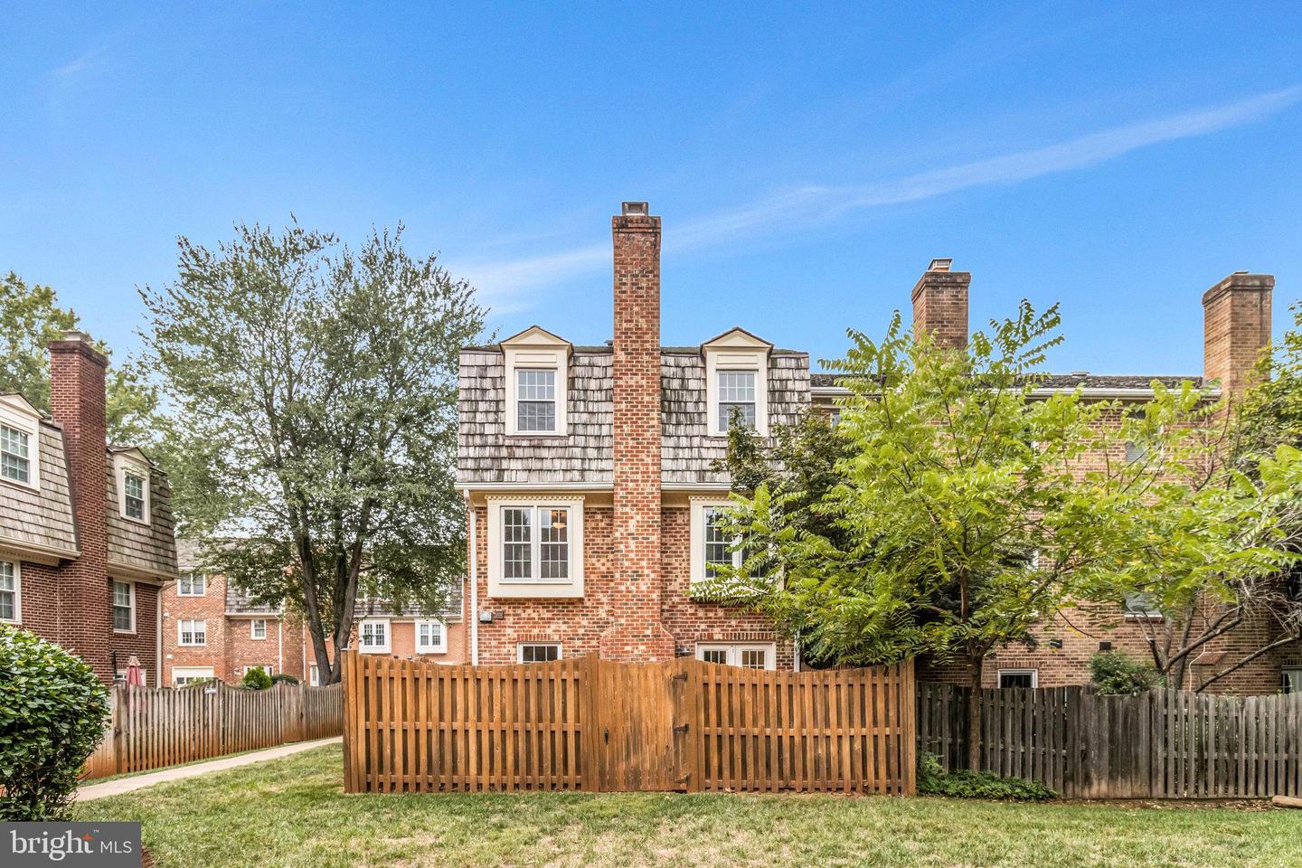 2943 OAKBOROUGH SQ, OAKTON, Virginia 22124, 3 Bedrooms Bedrooms, ,2 BathroomsBathrooms,Residential,For sale,2943 OAKBOROUGH SQ,VAFX2264770 MLS # VAFX2264770