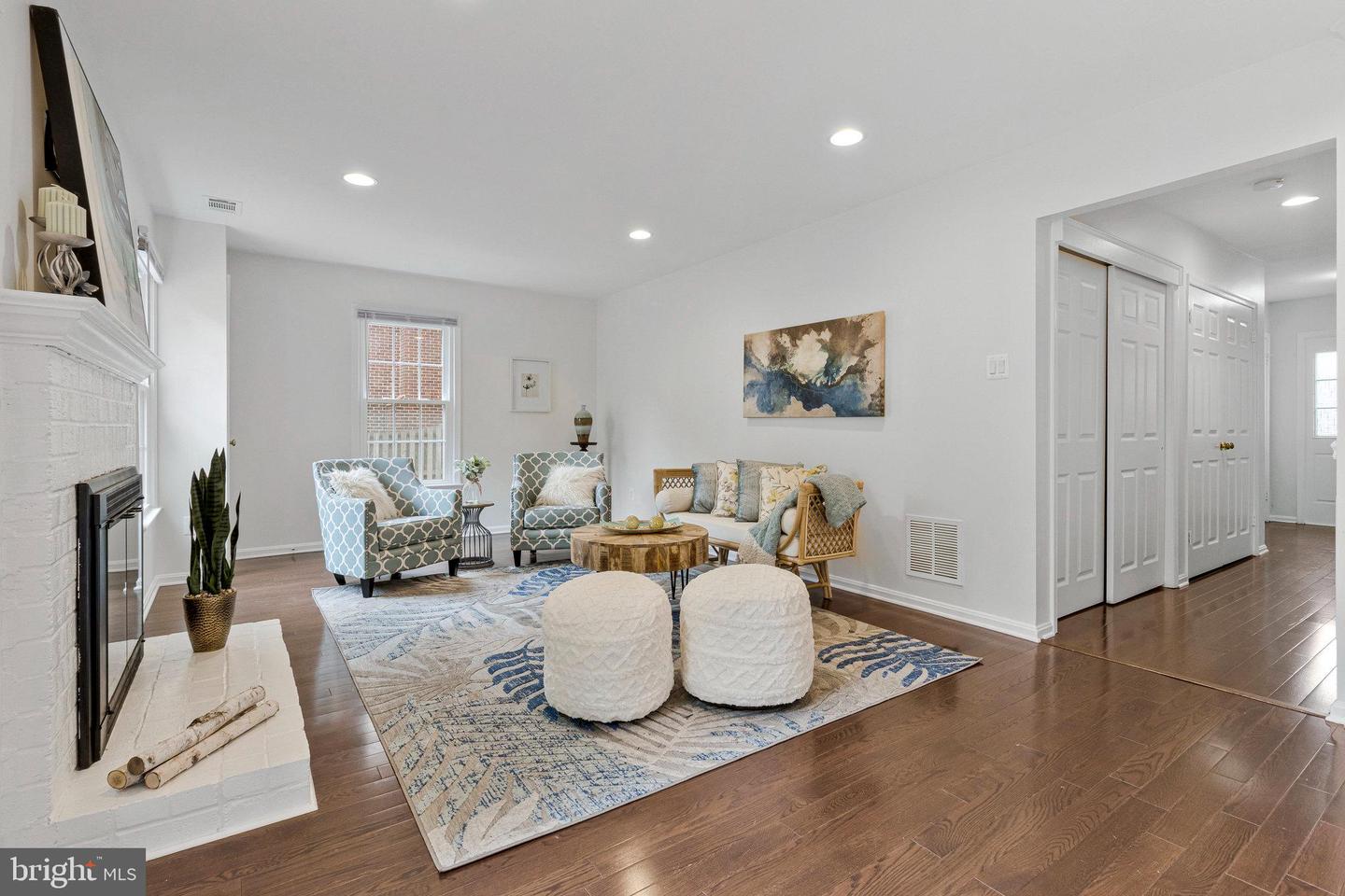 2943 OAKBOROUGH SQ, OAKTON, Virginia 22124, 3 Bedrooms Bedrooms, ,2 BathroomsBathrooms,Residential,For sale,2943 OAKBOROUGH SQ,VAFX2264770 MLS # VAFX2264770