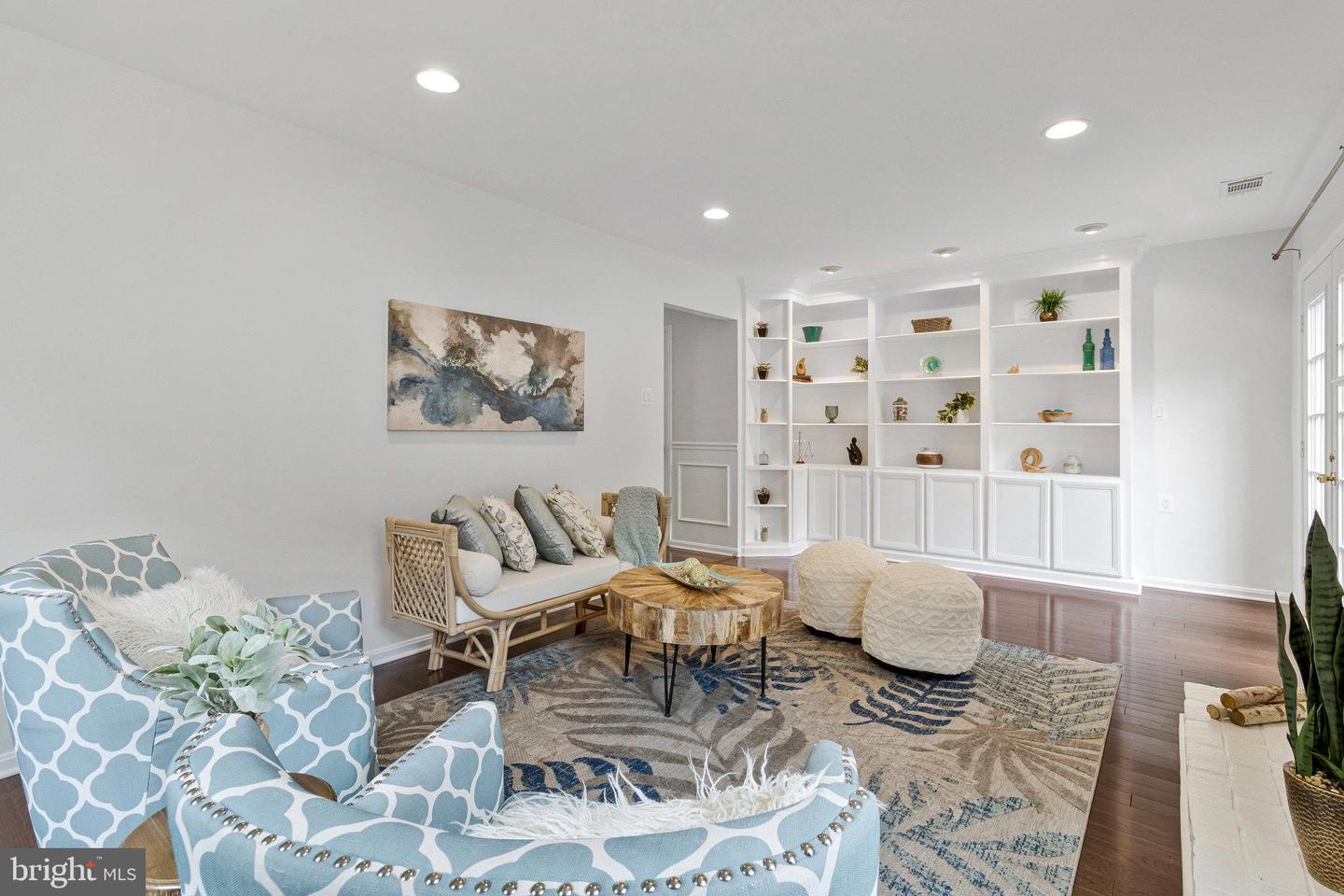 2943 OAKBOROUGH SQ, OAKTON, Virginia 22124, 3 Bedrooms Bedrooms, ,2 BathroomsBathrooms,Residential,For sale,2943 OAKBOROUGH SQ,VAFX2264770 MLS # VAFX2264770