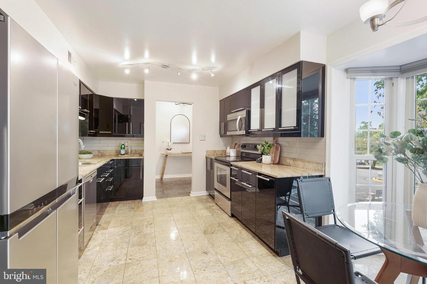 6416 SEVEN OAKS CT, FALLS CHURCH, Virginia 22042, 3 Bedrooms Bedrooms, ,3 BathroomsBathrooms,Residential,For sale,6416 SEVEN OAKS CT,VAFX2265272 MLS # VAFX2265272