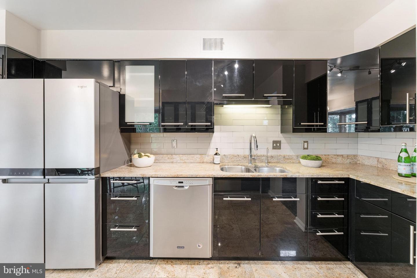 6416 SEVEN OAKS CT, FALLS CHURCH, Virginia 22042, 3 Bedrooms Bedrooms, ,3 BathroomsBathrooms,Residential,For sale,6416 SEVEN OAKS CT,VAFX2265272 MLS # VAFX2265272