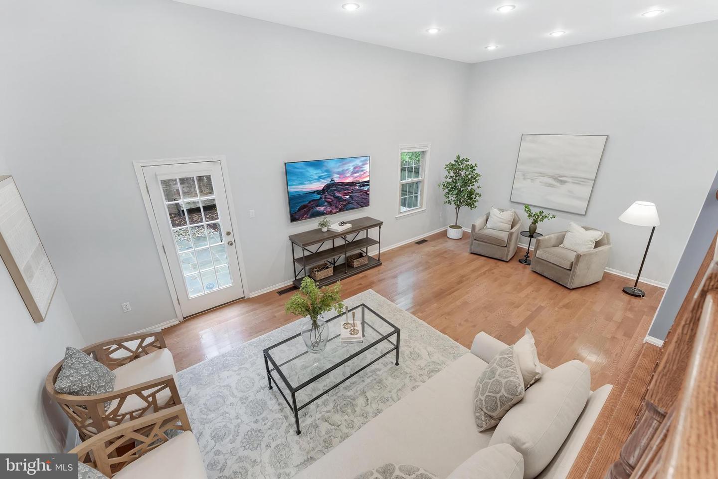 6416 SEVEN OAKS CT, FALLS CHURCH, Virginia 22042, 3 Bedrooms Bedrooms, ,3 BathroomsBathrooms,Residential,For sale,6416 SEVEN OAKS CT,VAFX2265272 MLS # VAFX2265272