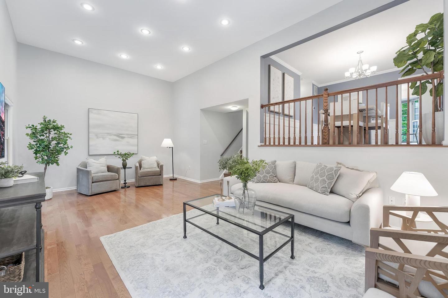 6416 SEVEN OAKS CT, FALLS CHURCH, Virginia 22042, 3 Bedrooms Bedrooms, ,3 BathroomsBathrooms,Residential,For sale,6416 SEVEN OAKS CT,VAFX2265272 MLS # VAFX2265272
