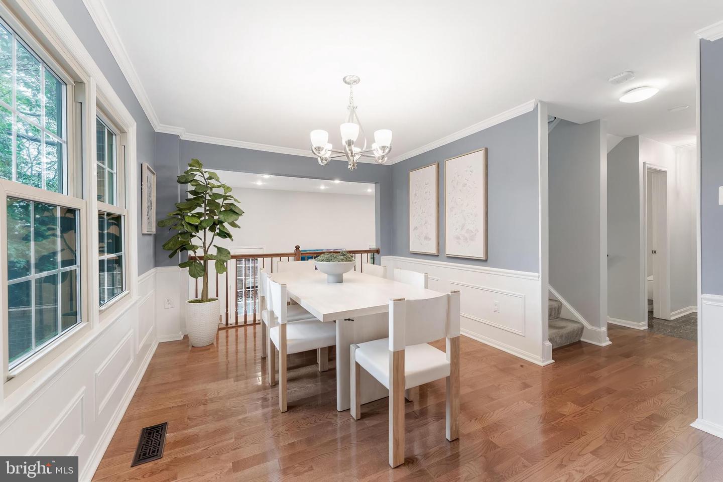 6416 SEVEN OAKS CT, FALLS CHURCH, Virginia 22042, 3 Bedrooms Bedrooms, ,3 BathroomsBathrooms,Residential,For sale,6416 SEVEN OAKS CT,VAFX2265272 MLS # VAFX2265272