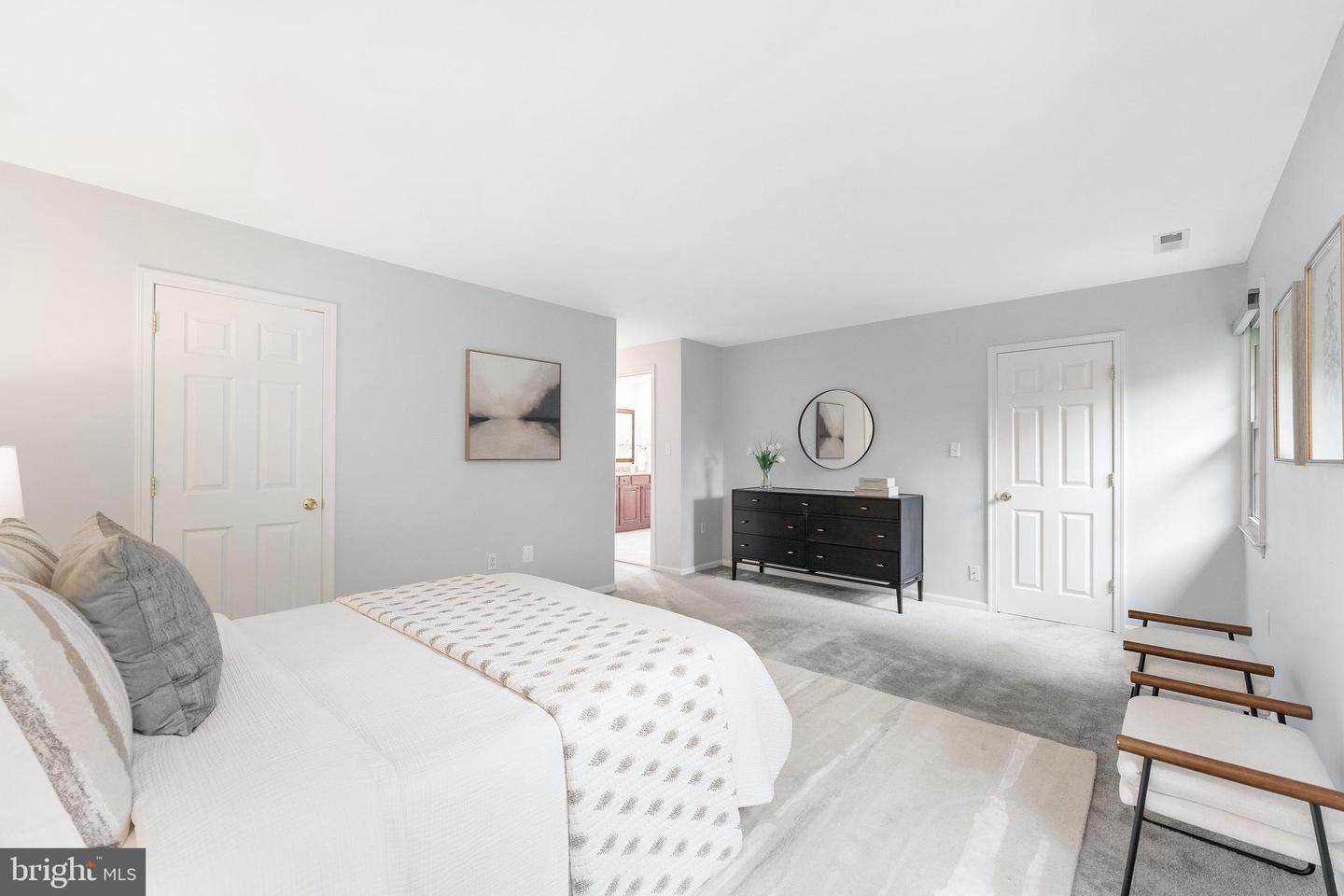 6416 SEVEN OAKS CT, FALLS CHURCH, Virginia 22042, 3 Bedrooms Bedrooms, ,3 BathroomsBathrooms,Residential,For sale,6416 SEVEN OAKS CT,VAFX2265272 MLS # VAFX2265272