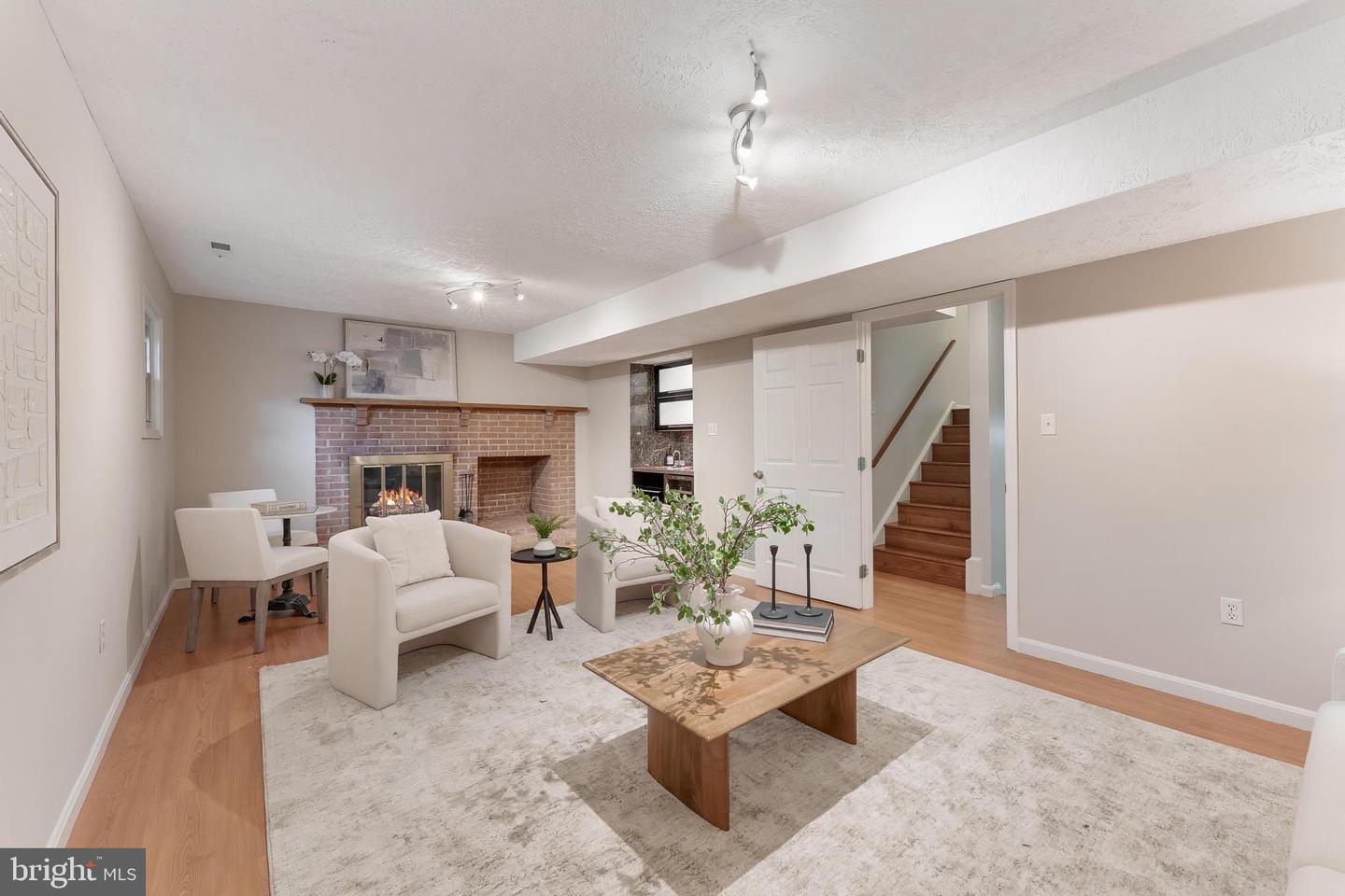 6416 SEVEN OAKS CT, FALLS CHURCH, Virginia 22042, 3 Bedrooms Bedrooms, ,3 BathroomsBathrooms,Residential,For sale,6416 SEVEN OAKS CT,VAFX2265272 MLS # VAFX2265272