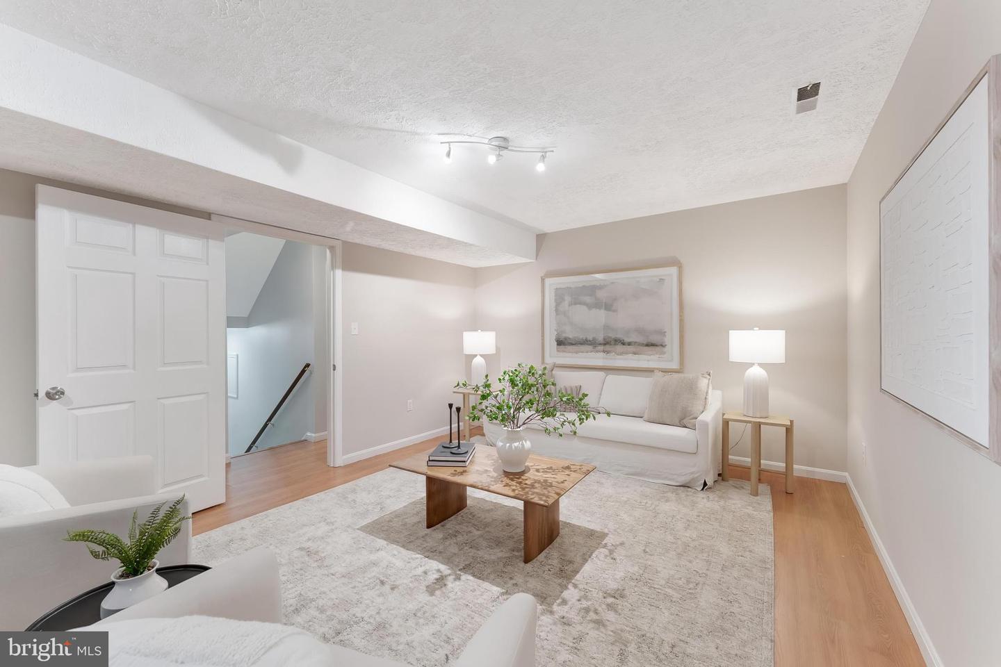 6416 SEVEN OAKS CT, FALLS CHURCH, Virginia 22042, 3 Bedrooms Bedrooms, ,3 BathroomsBathrooms,Residential,For sale,6416 SEVEN OAKS CT,VAFX2265272 MLS # VAFX2265272