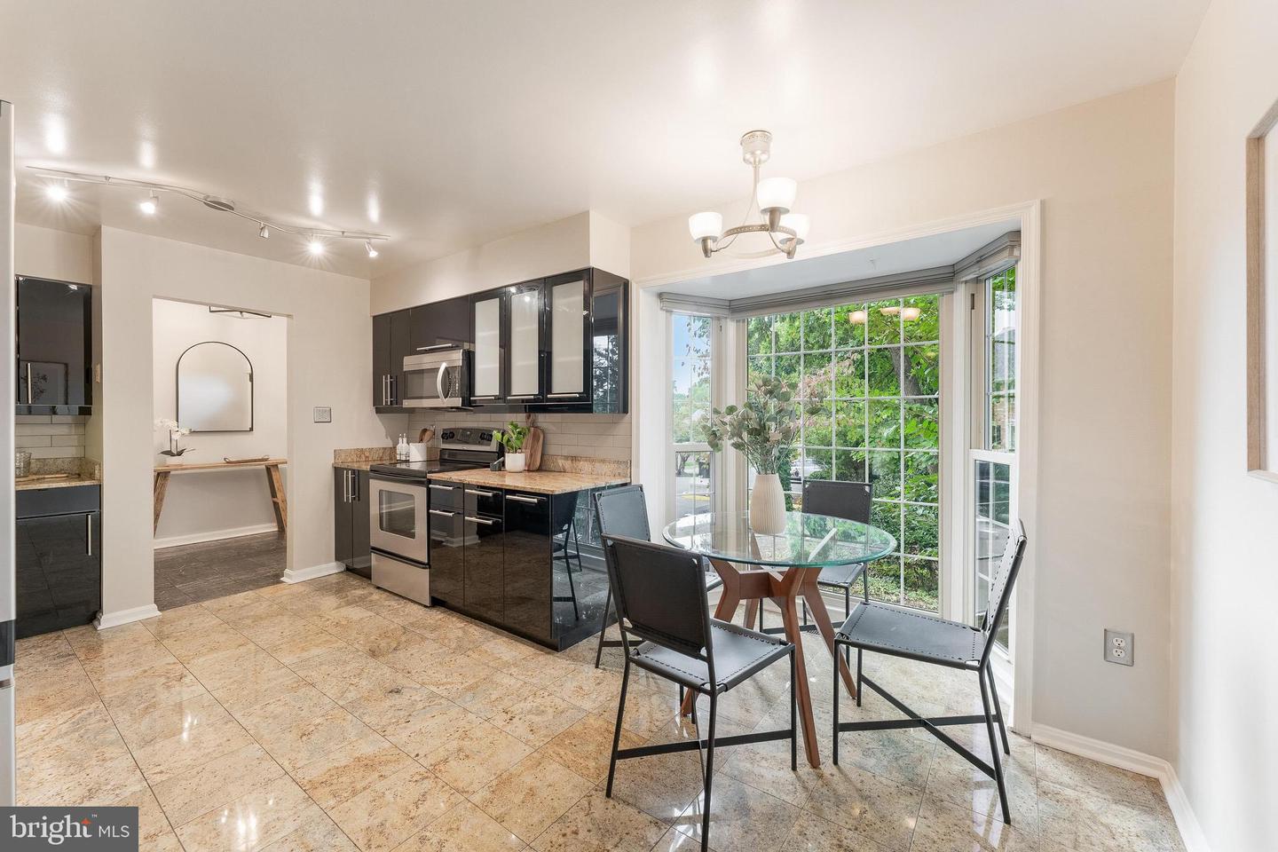 6416 SEVEN OAKS CT, FALLS CHURCH, Virginia 22042, 3 Bedrooms Bedrooms, ,3 BathroomsBathrooms,Residential,For sale,6416 SEVEN OAKS CT,VAFX2265272 MLS # VAFX2265272