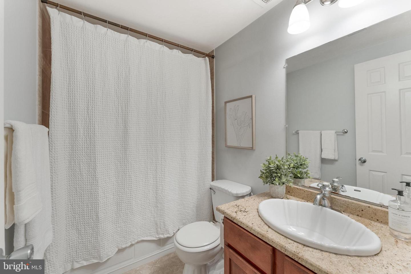6416 SEVEN OAKS CT, FALLS CHURCH, Virginia 22042, 3 Bedrooms Bedrooms, ,3 BathroomsBathrooms,Residential,For sale,6416 SEVEN OAKS CT,VAFX2265272 MLS # VAFX2265272