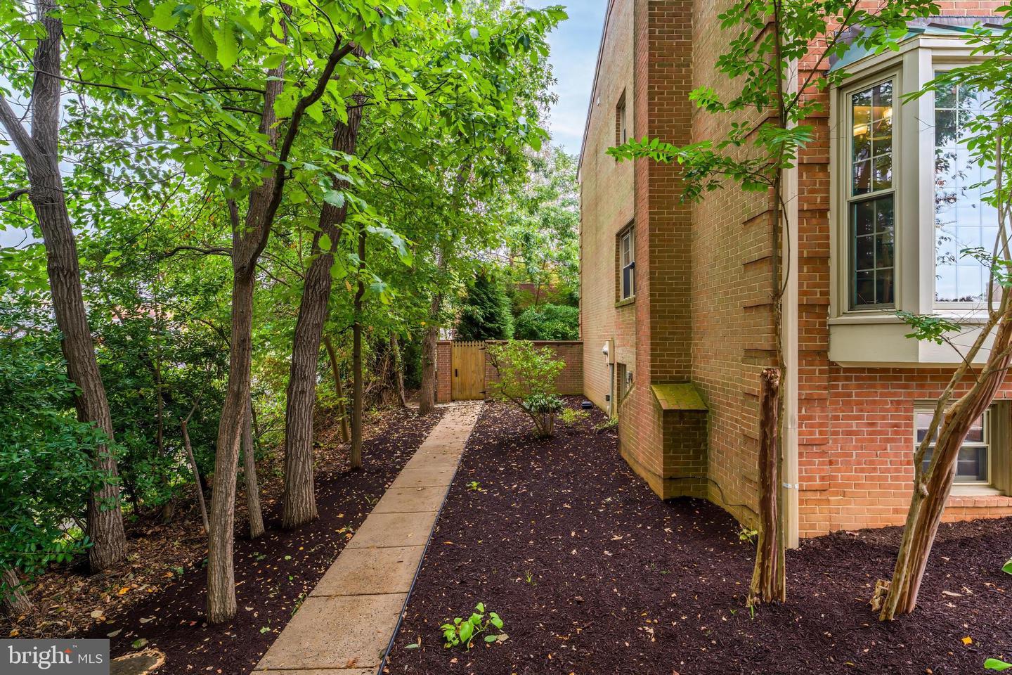 6416 SEVEN OAKS CT, FALLS CHURCH, Virginia 22042, 3 Bedrooms Bedrooms, ,3 BathroomsBathrooms,Residential,For sale,6416 SEVEN OAKS CT,VAFX2265272 MLS # VAFX2265272