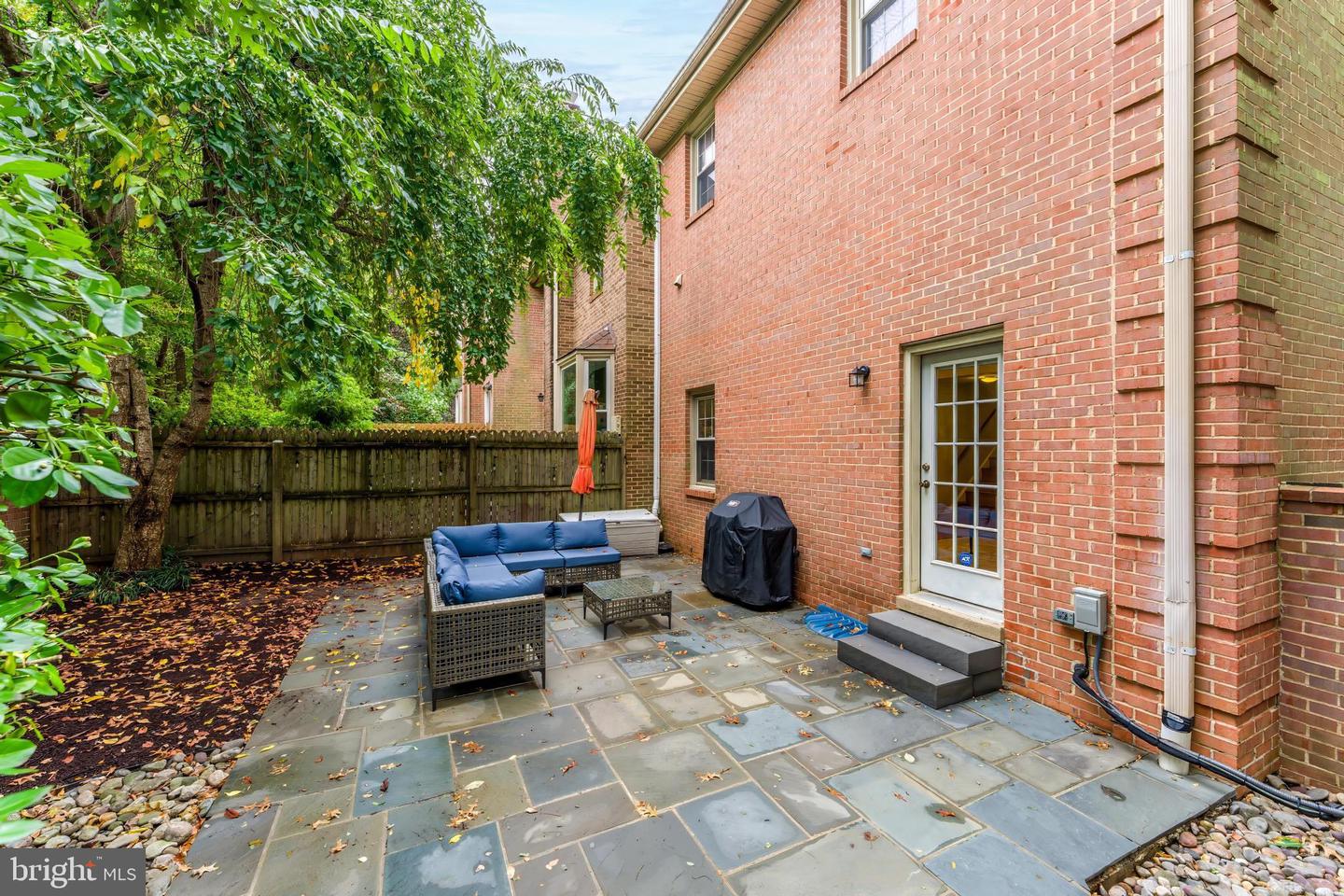 6416 SEVEN OAKS CT, FALLS CHURCH, Virginia 22042, 3 Bedrooms Bedrooms, ,3 BathroomsBathrooms,Residential,For sale,6416 SEVEN OAKS CT,VAFX2265272 MLS # VAFX2265272