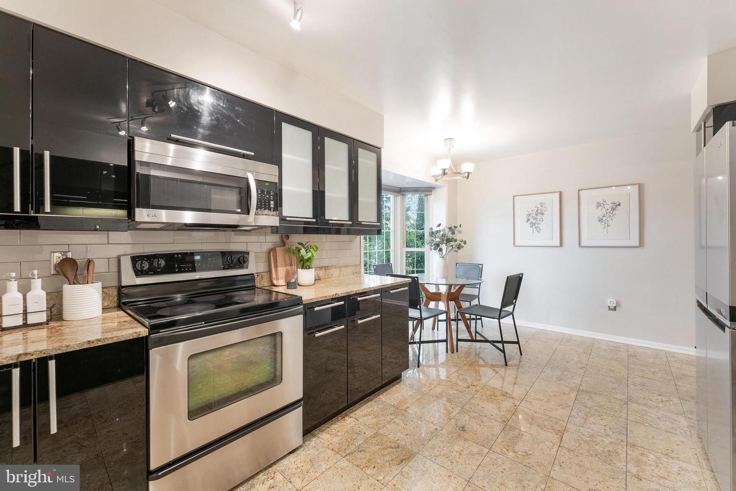 6416 SEVEN OAKS CT, FALLS CHURCH, Virginia 22042, 3 Bedrooms Bedrooms, ,3 BathroomsBathrooms,Residential,For sale,6416 SEVEN OAKS CT,VAFX2265272 MLS # VAFX2265272