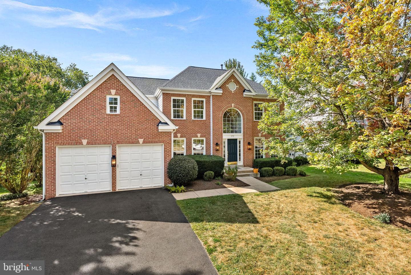 1372 DOMINION RIDGE LN, HERNDON, Virginia 20170, 5 Bedrooms Bedrooms, 9 Rooms Rooms,4 BathroomsBathrooms,Residential,For sale,1372 DOMINION RIDGE LN,VAFX2265330 MLS # VAFX2265330