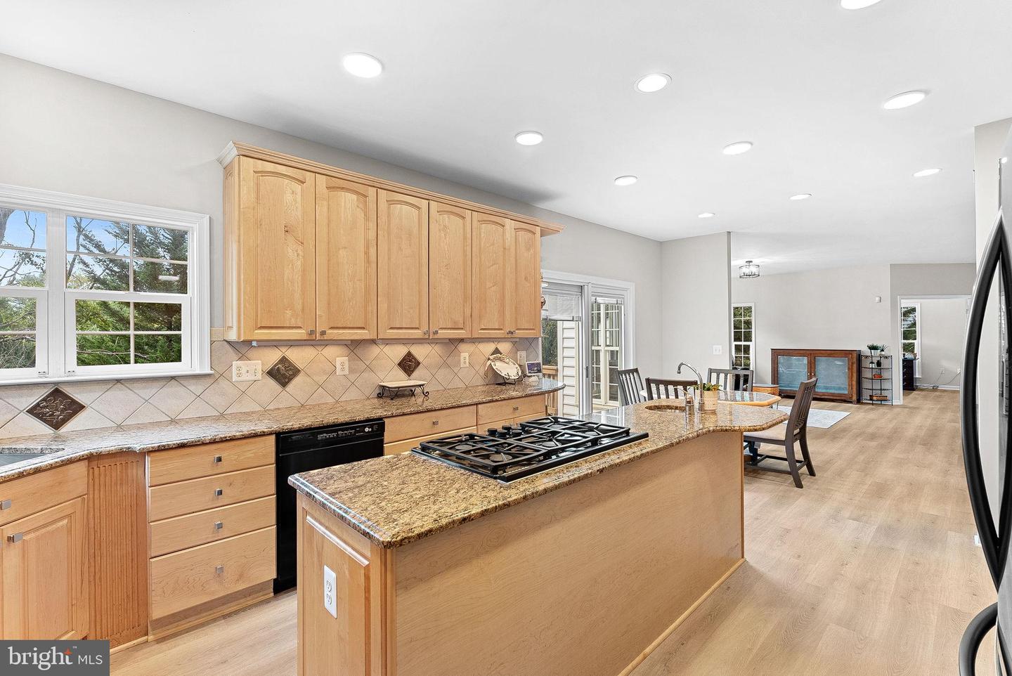 1372 DOMINION RIDGE LN, HERNDON, Virginia 20170, 5 Bedrooms Bedrooms, 9 Rooms Rooms,4 BathroomsBathrooms,Residential,For sale,1372 DOMINION RIDGE LN,VAFX2265330 MLS # VAFX2265330