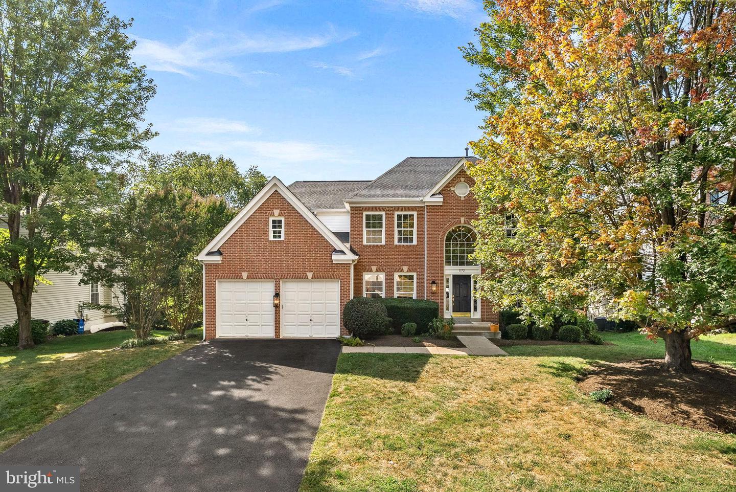 1372 DOMINION RIDGE LN, HERNDON, Virginia 20170, 5 Bedrooms Bedrooms, 9 Rooms Rooms,4 BathroomsBathrooms,Residential,For sale,1372 DOMINION RIDGE LN,VAFX2265330 MLS # VAFX2265330