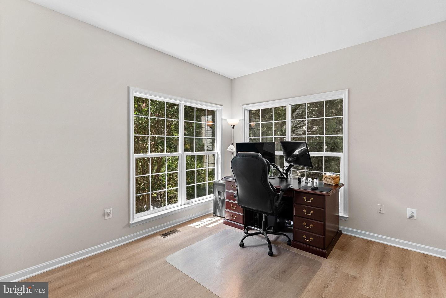 1372 DOMINION RIDGE LN, HERNDON, Virginia 20170, 5 Bedrooms Bedrooms, 9 Rooms Rooms,4 BathroomsBathrooms,Residential,For sale,1372 DOMINION RIDGE LN,VAFX2265330 MLS # VAFX2265330