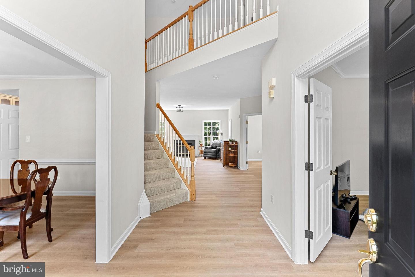 1372 DOMINION RIDGE LN, HERNDON, Virginia 20170, 5 Bedrooms Bedrooms, 9 Rooms Rooms,4 BathroomsBathrooms,Residential,For sale,1372 DOMINION RIDGE LN,VAFX2265330 MLS # VAFX2265330
