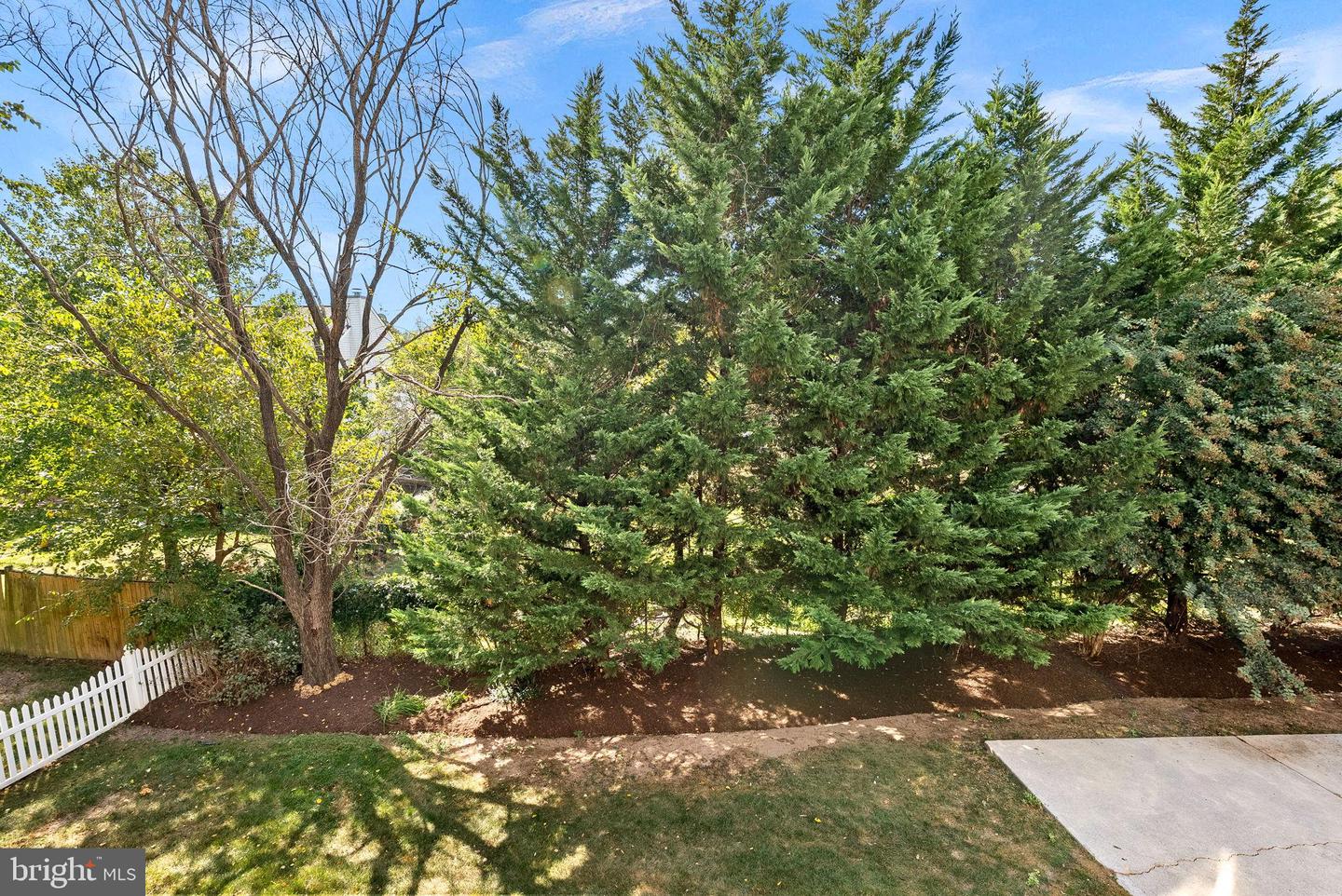 1372 DOMINION RIDGE LN, HERNDON, Virginia 20170, 5 Bedrooms Bedrooms, 9 Rooms Rooms,4 BathroomsBathrooms,Residential,For sale,1372 DOMINION RIDGE LN,VAFX2265330 MLS # VAFX2265330