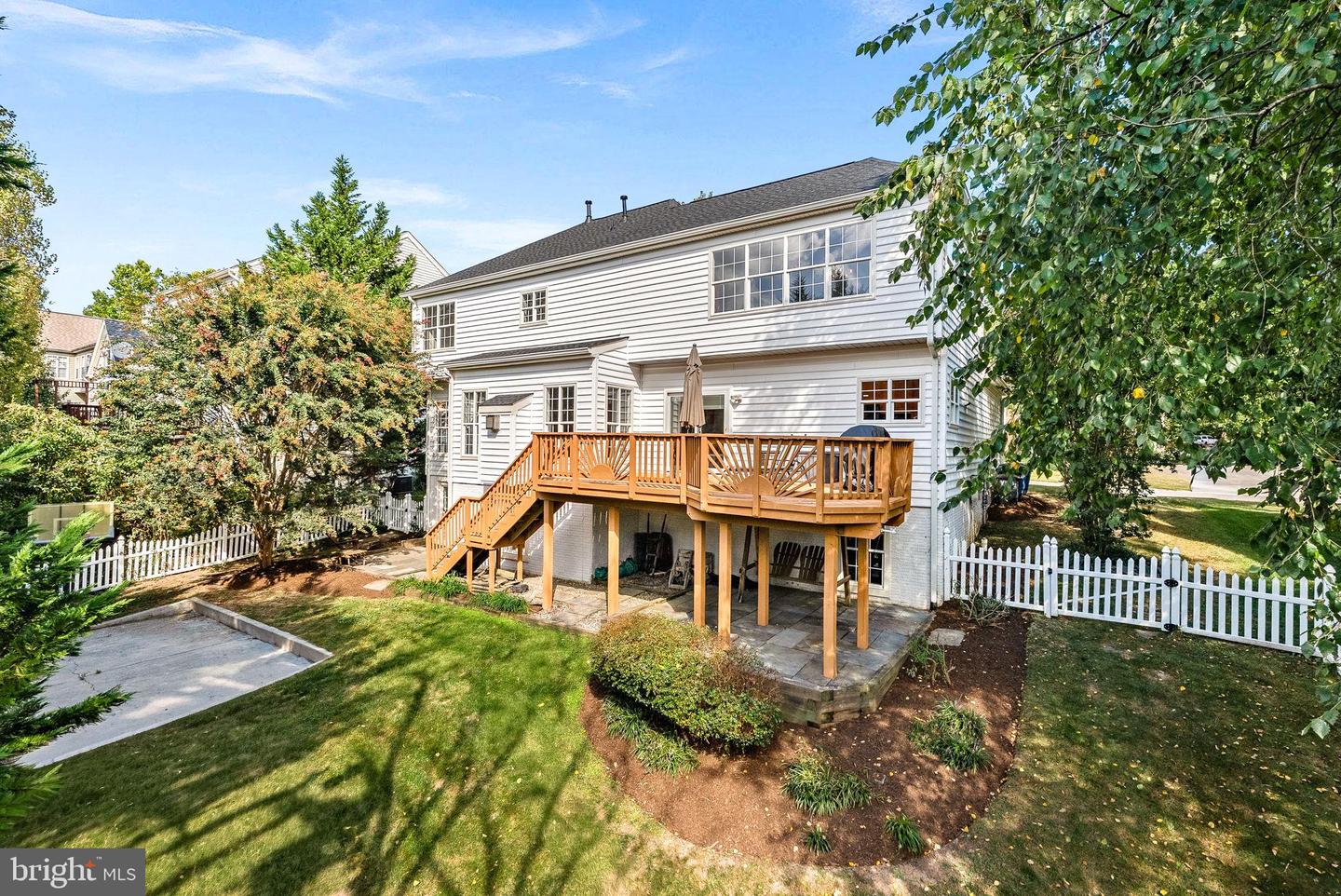 1372 DOMINION RIDGE LN, HERNDON, Virginia 20170, 5 Bedrooms Bedrooms, 9 Rooms Rooms,4 BathroomsBathrooms,Residential,For sale,1372 DOMINION RIDGE LN,VAFX2265330 MLS # VAFX2265330