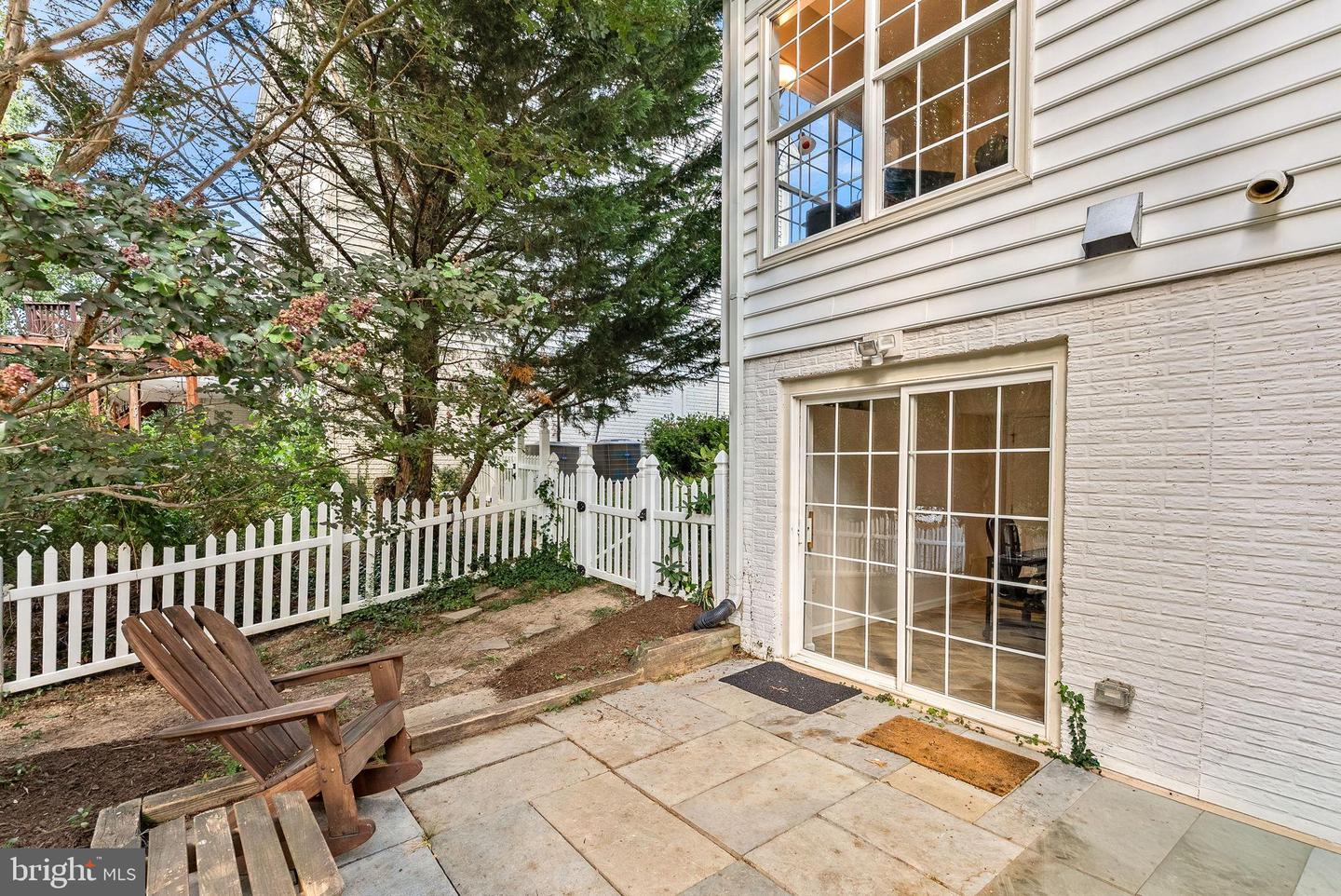 1372 DOMINION RIDGE LN, HERNDON, Virginia 20170, 5 Bedrooms Bedrooms, 9 Rooms Rooms,4 BathroomsBathrooms,Residential,For sale,1372 DOMINION RIDGE LN,VAFX2265330 MLS # VAFX2265330