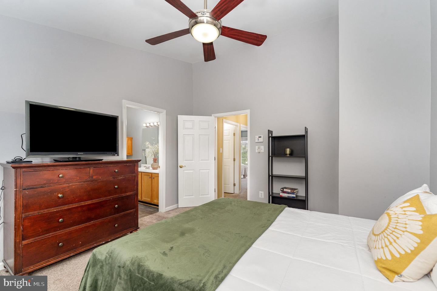 7749 EFFINGHAM SQ, ALEXANDRIA, Virginia 22315, 3 Bedrooms Bedrooms, ,3 BathroomsBathrooms,Residential,For sale,7749 EFFINGHAM SQ,VAFX2265460 MLS # VAFX2265460