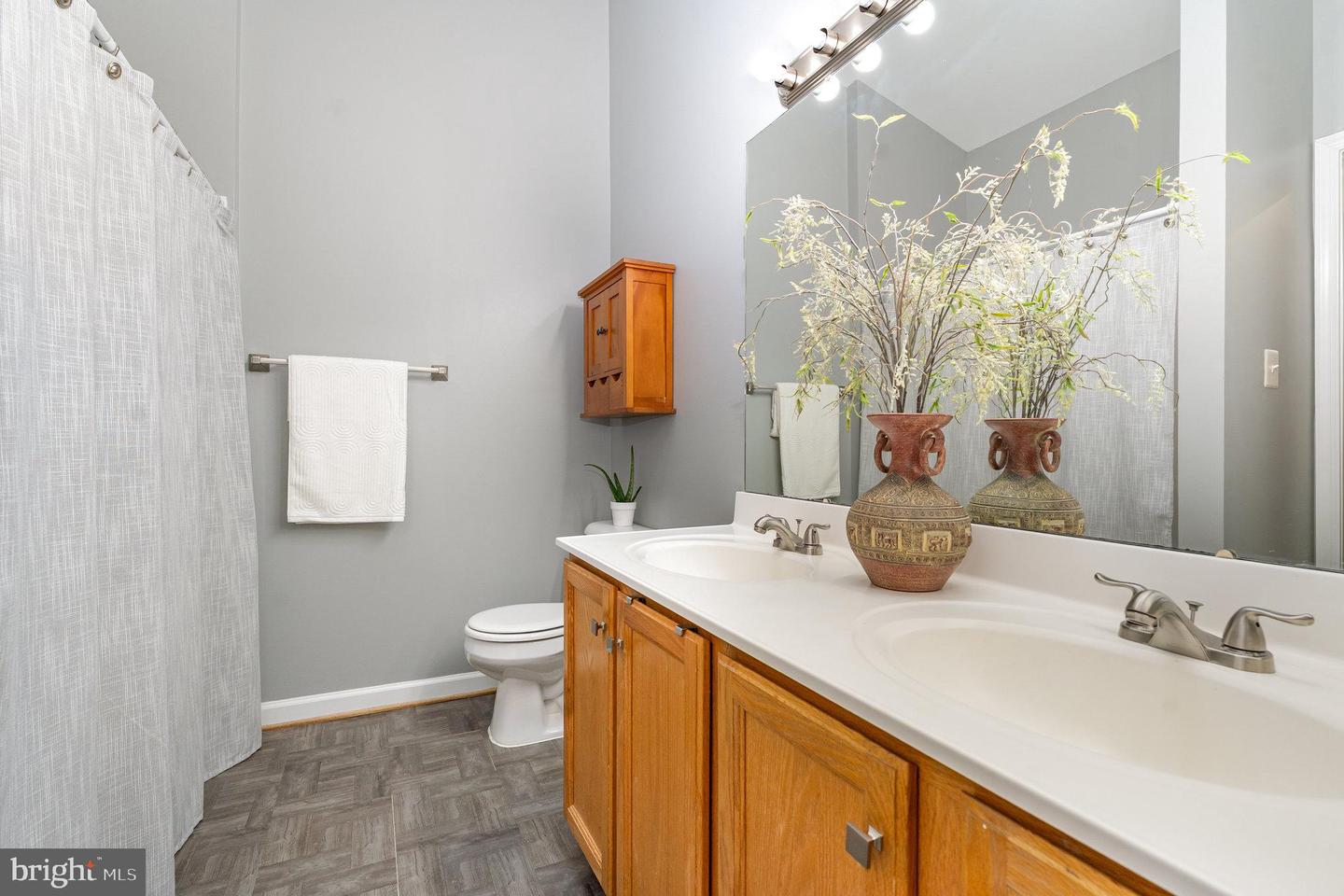 7749 EFFINGHAM SQ, ALEXANDRIA, Virginia 22315, 3 Bedrooms Bedrooms, ,3 BathroomsBathrooms,Residential,For sale,7749 EFFINGHAM SQ,VAFX2265460 MLS # VAFX2265460