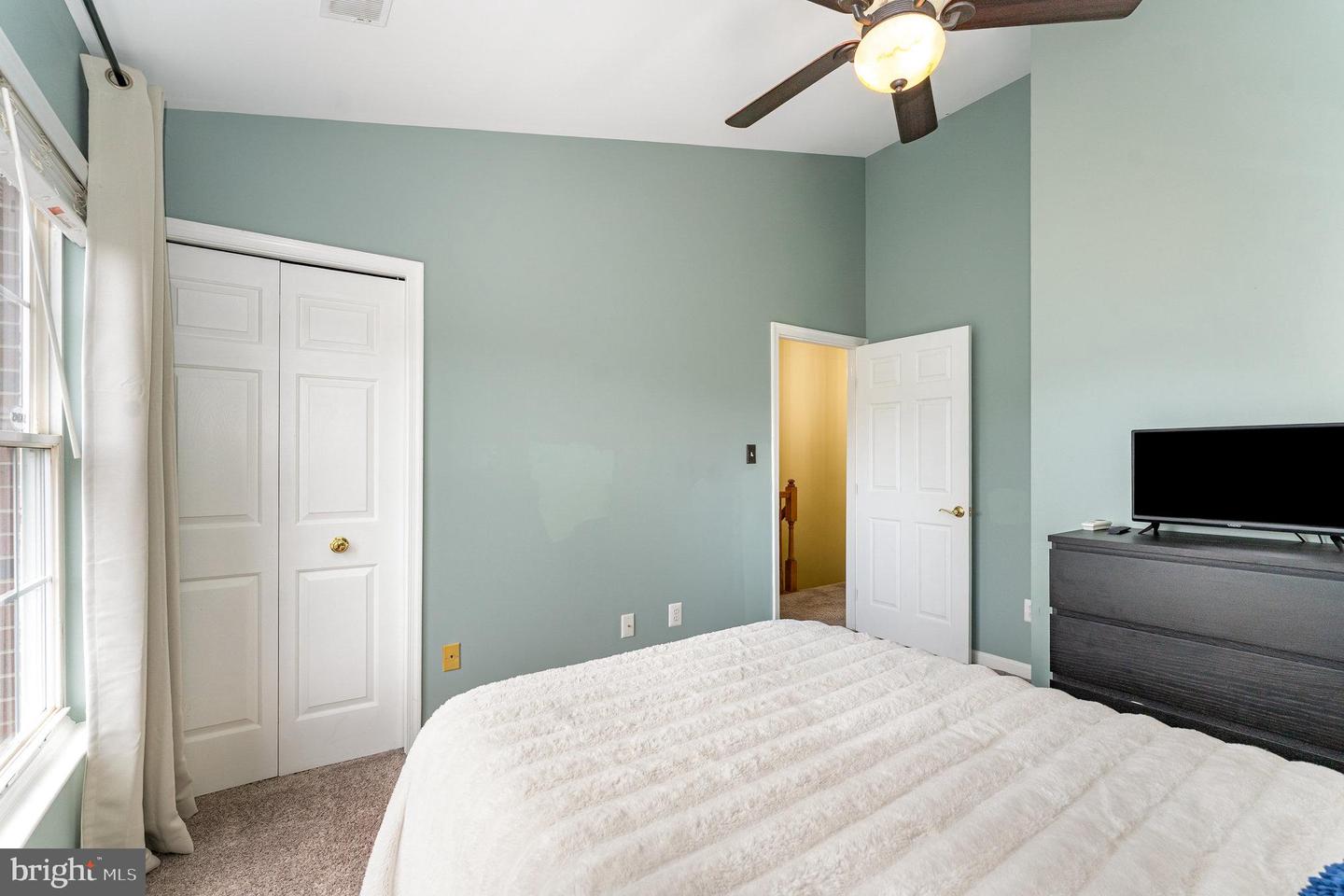 7749 EFFINGHAM SQ, ALEXANDRIA, Virginia 22315, 3 Bedrooms Bedrooms, ,3 BathroomsBathrooms,Residential,For sale,7749 EFFINGHAM SQ,VAFX2265460 MLS # VAFX2265460