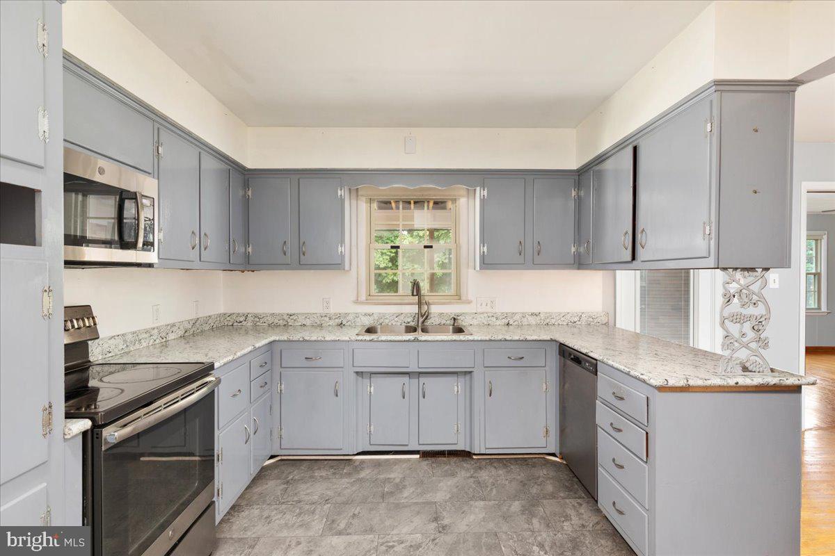 6776 VALLEY PIKE, MIDDLETOWN, Virginia 22645, 3 Bedrooms Bedrooms, ,2 BathroomsBathrooms,Residential,For sale,6776 VALLEY PIKE,VAFV2036670 MLS # VAFV2036670