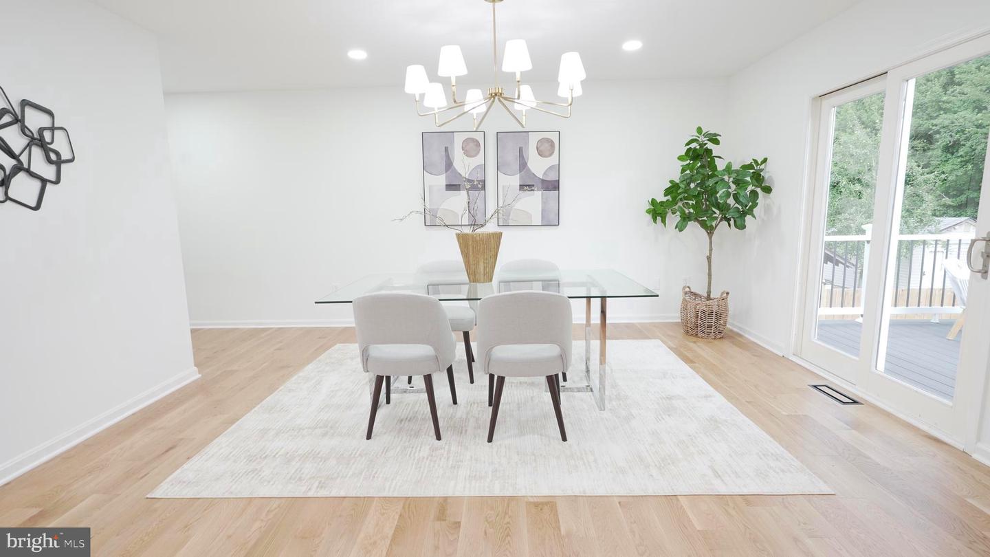 3147 HEADROW LN, FALLS CHURCH, Virginia 22042, 4 Bedrooms Bedrooms, ,3 BathroomsBathrooms,Residential,For sale,3147 HEADROW LN,VAFX2265618 MLS # VAFX2265618