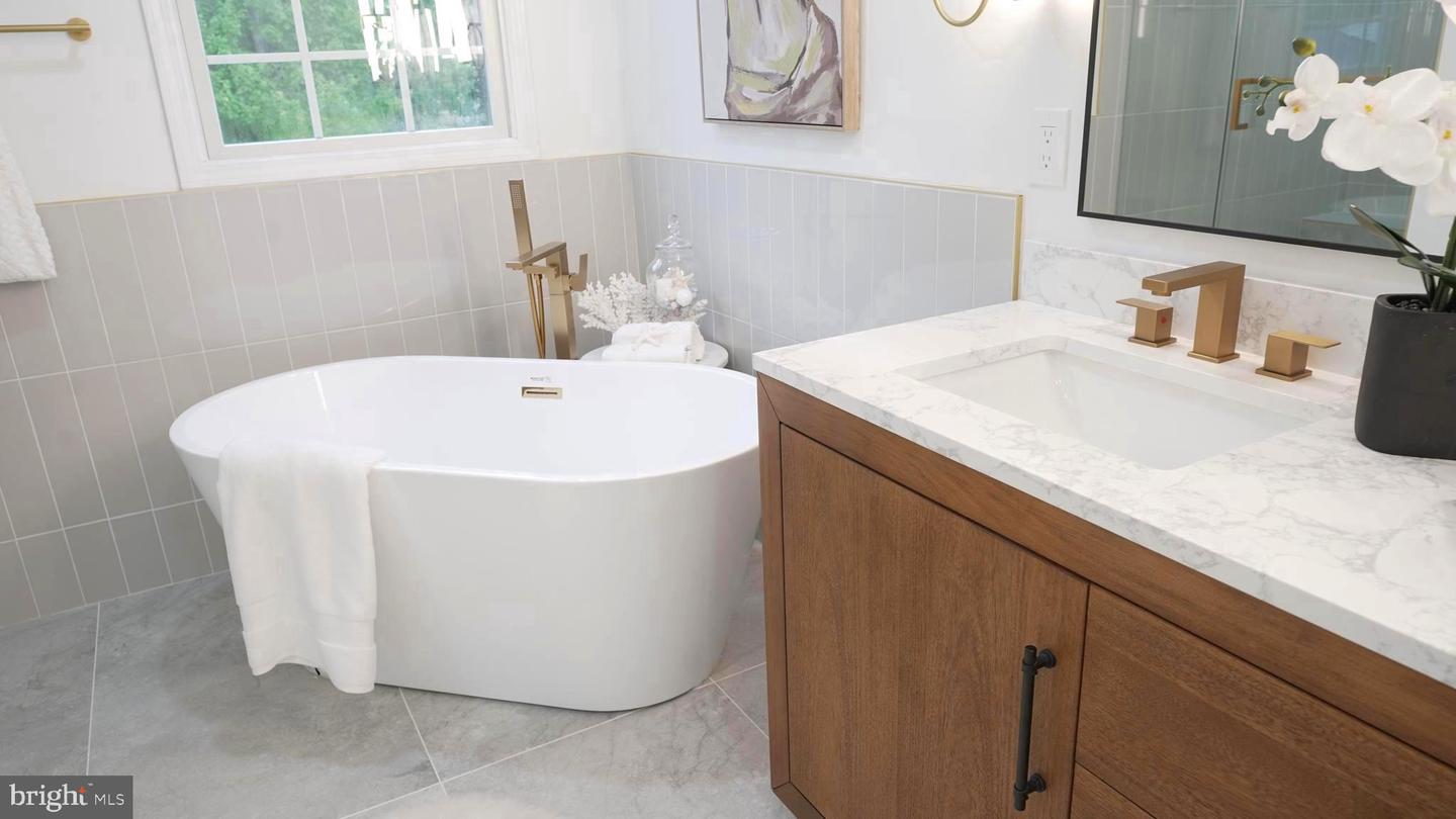 3147 HEADROW LN, FALLS CHURCH, Virginia 22042, 4 Bedrooms Bedrooms, ,3 BathroomsBathrooms,Residential,For sale,3147 HEADROW LN,VAFX2265618 MLS # VAFX2265618