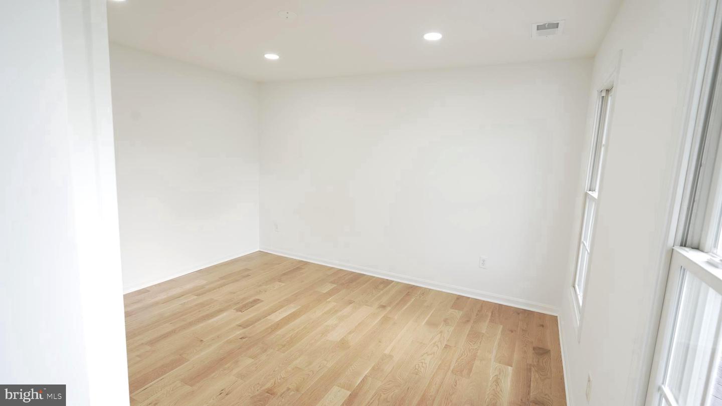3147 HEADROW LN, FALLS CHURCH, Virginia 22042, 4 Bedrooms Bedrooms, ,3 BathroomsBathrooms,Residential,For sale,3147 HEADROW LN,VAFX2265618 MLS # VAFX2265618
