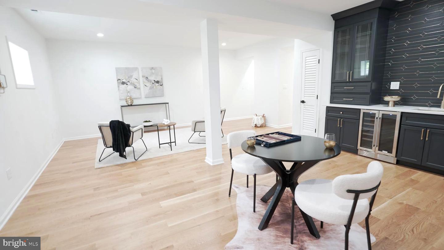3147 HEADROW LN, FALLS CHURCH, Virginia 22042, 4 Bedrooms Bedrooms, ,3 BathroomsBathrooms,Residential,For sale,3147 HEADROW LN,VAFX2265618 MLS # VAFX2265618