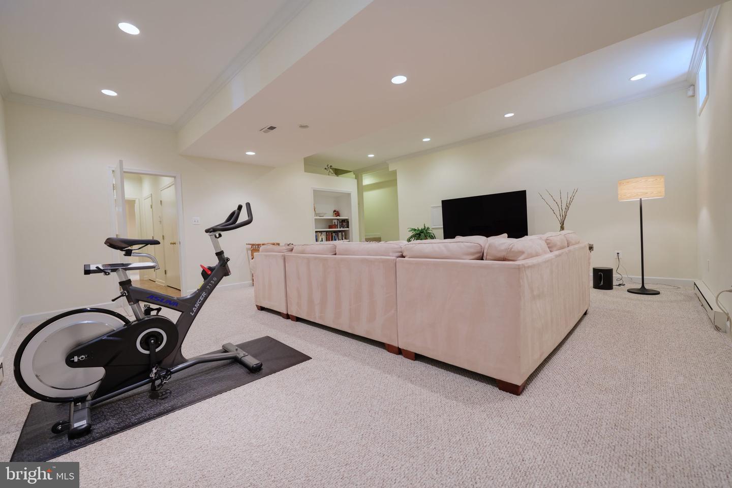 1410 CEDAR AVE, MCLEAN, Virginia 22101, 6 Bedrooms Bedrooms, ,5 BathroomsBathrooms,Residential,For sale,1410 CEDAR AVE,VAFX2265816 MLS # VAFX2265816