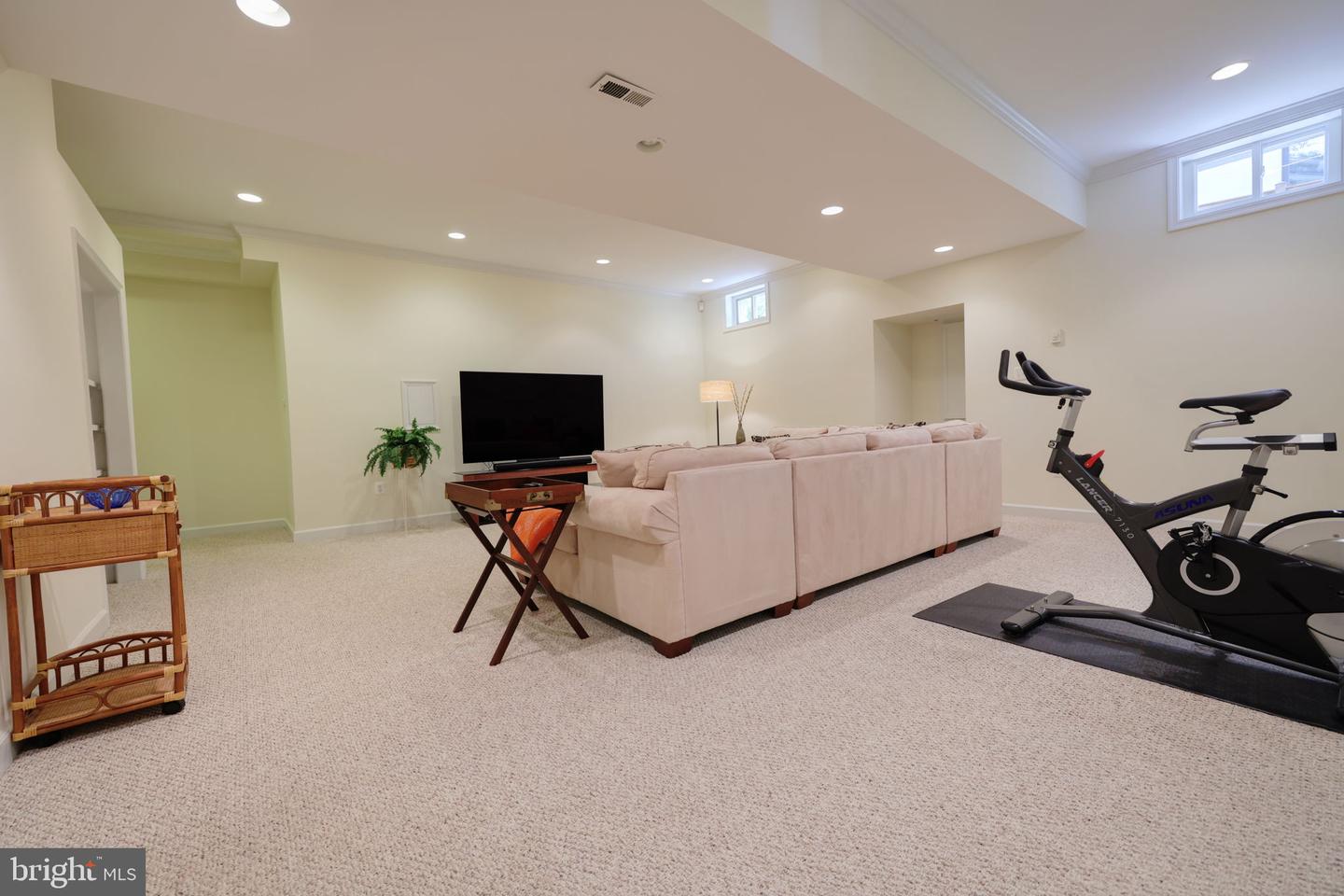 1410 CEDAR AVE, MCLEAN, Virginia 22101, 6 Bedrooms Bedrooms, ,5 BathroomsBathrooms,Residential,For sale,1410 CEDAR AVE,VAFX2265816 MLS # VAFX2265816