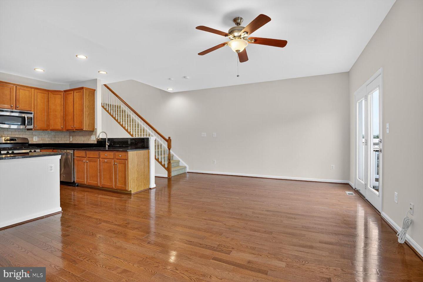 9218 DAWKINS CREST CIR, BRISTOW, Virginia 20136, 3 Bedrooms Bedrooms, 7 Rooms Rooms,2 BathroomsBathrooms,Residential,For sale,9218 DAWKINS CREST CIR,VAPW2103620 MLS # VAPW2103620
