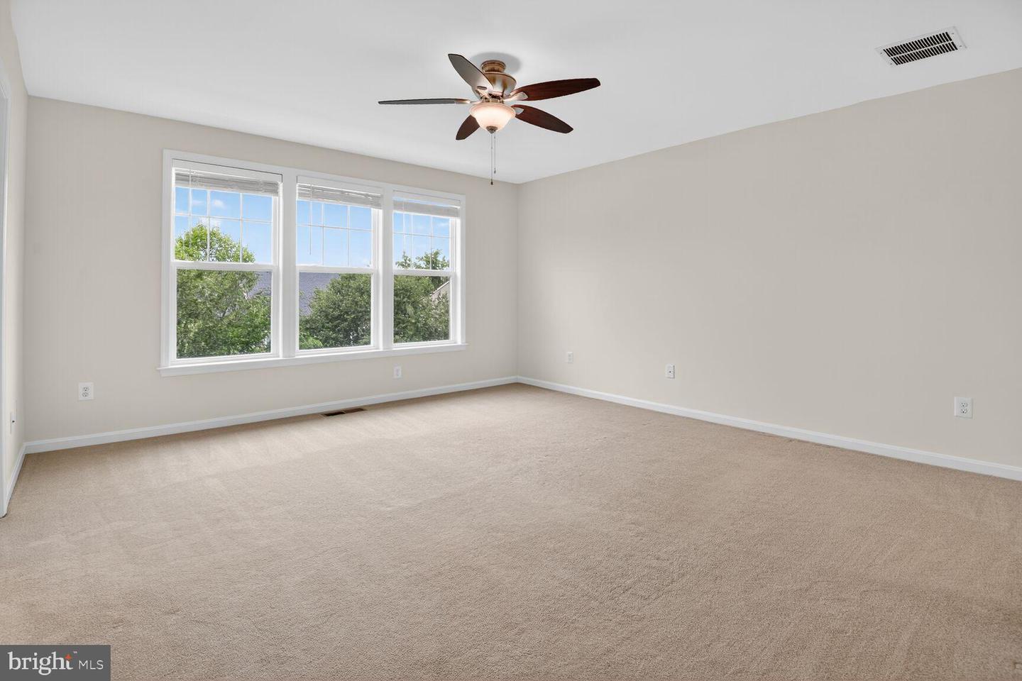 9218 DAWKINS CREST CIR, BRISTOW, Virginia 20136, 3 Bedrooms Bedrooms, 7 Rooms Rooms,2 BathroomsBathrooms,Residential,For sale,9218 DAWKINS CREST CIR,VAPW2103620 MLS # VAPW2103620