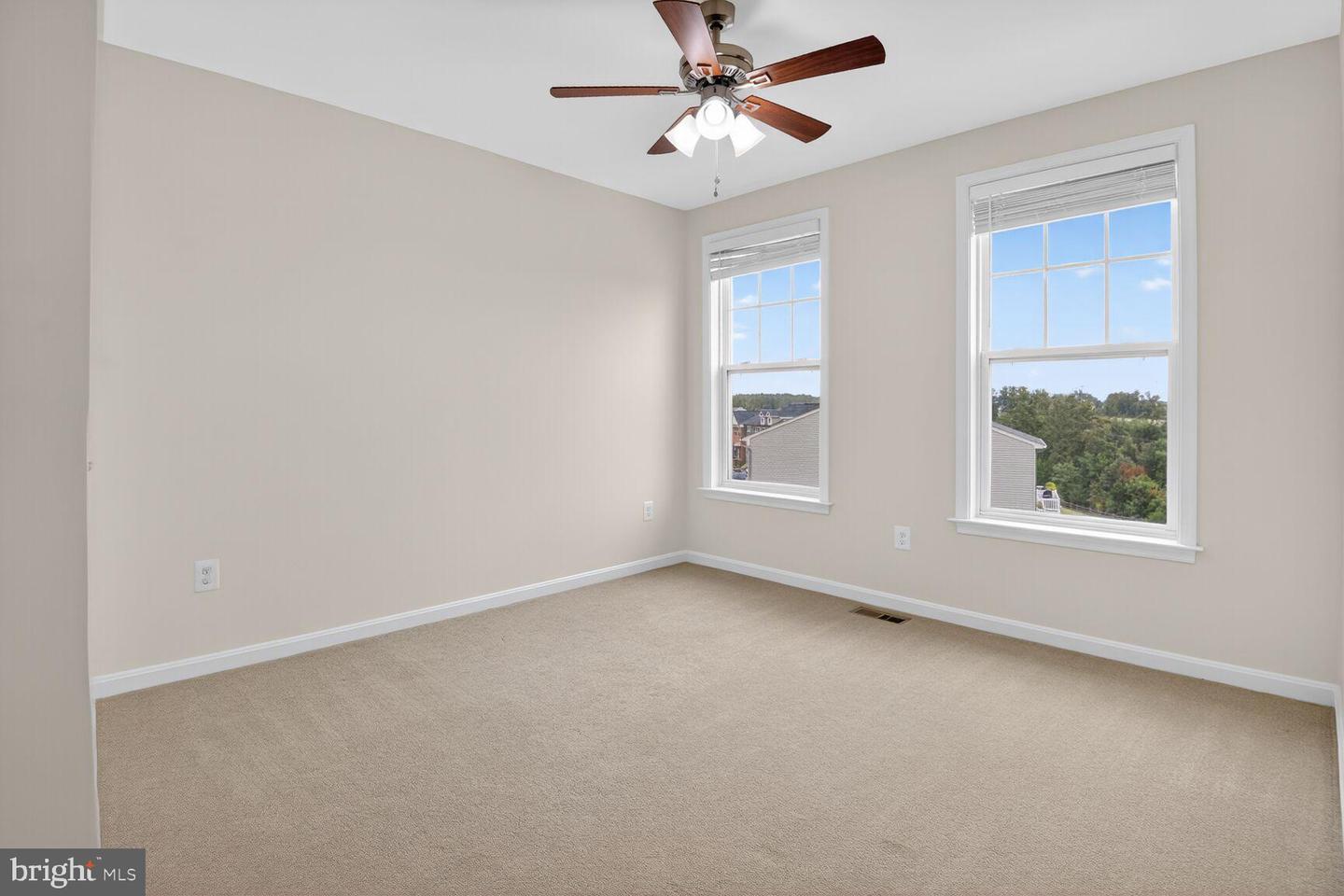 9218 DAWKINS CREST CIR, BRISTOW, Virginia 20136, 3 Bedrooms Bedrooms, 7 Rooms Rooms,2 BathroomsBathrooms,Residential,For sale,9218 DAWKINS CREST CIR,VAPW2103620 MLS # VAPW2103620
