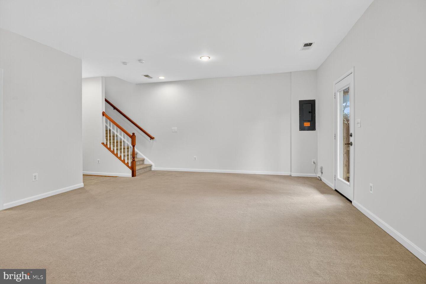 9218 DAWKINS CREST CIR, BRISTOW, Virginia 20136, 3 Bedrooms Bedrooms, 7 Rooms Rooms,2 BathroomsBathrooms,Residential,For sale,9218 DAWKINS CREST CIR,VAPW2103620 MLS # VAPW2103620