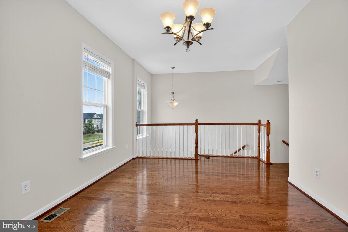9218 DAWKINS CREST CIR, BRISTOW, Virginia 20136, 3 Bedrooms Bedrooms, 7 Rooms Rooms,2 BathroomsBathrooms,Residential,For sale,9218 DAWKINS CREST CIR,VAPW2103620 MLS # VAPW2103620