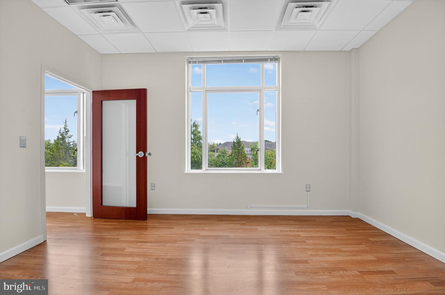 46090 LAKE CENTER PLZ #203, STERLING, Virginia 20165, ,Land,For sale,46090 LAKE CENTER PLZ #203,VALO2107776 MLS # VALO2107776