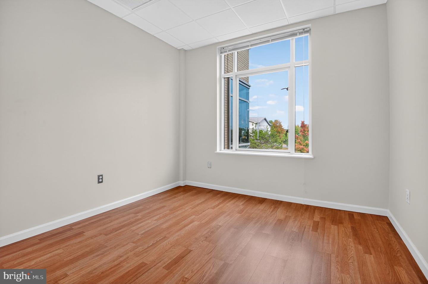 46090 LAKE CENTER PLZ #203, STERLING, Virginia 20165, ,Land,For sale,46090 LAKE CENTER PLZ #203,VALO2107776 MLS # VALO2107776