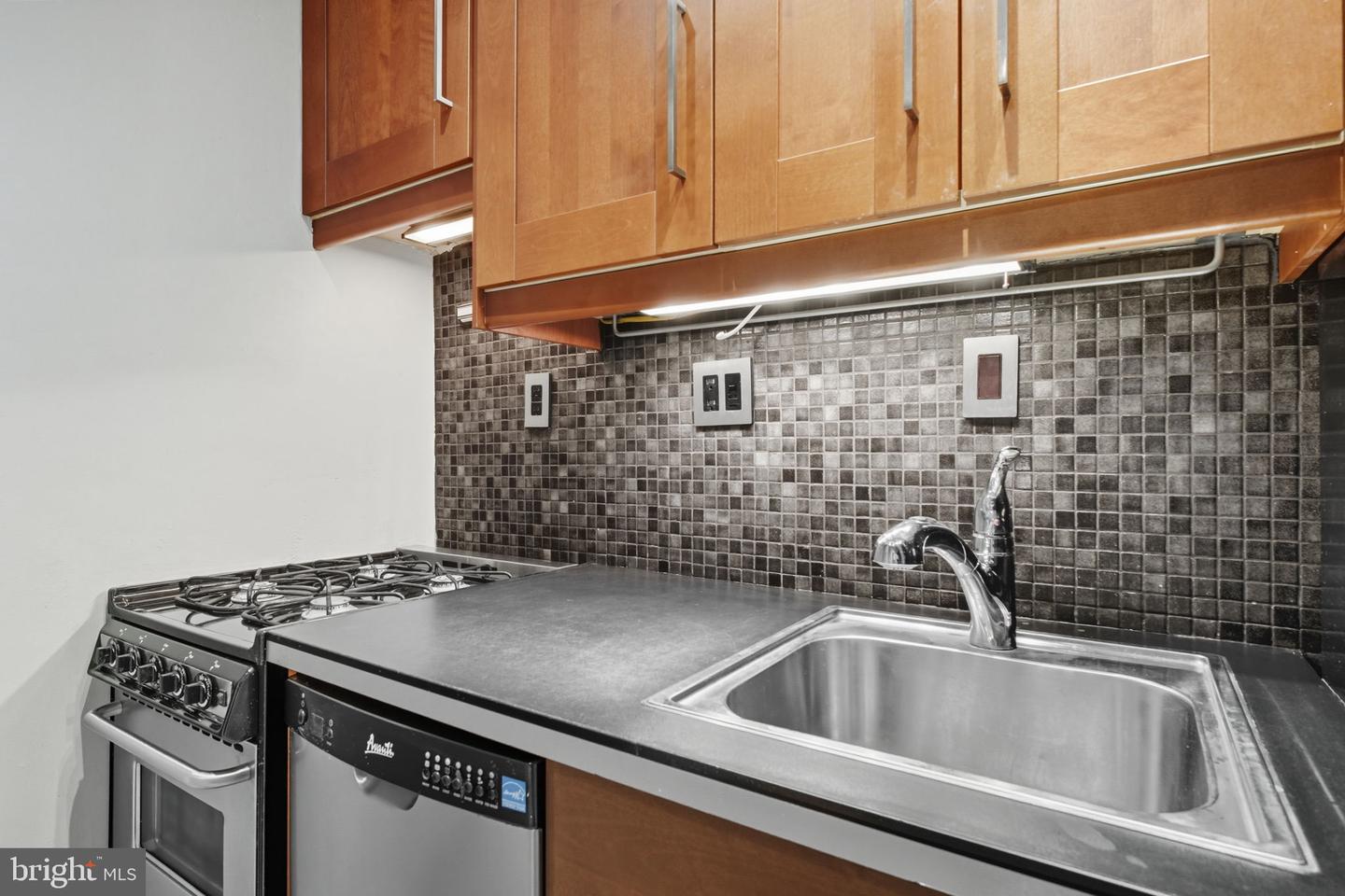 801 N PITT ST #306, ALEXANDRIA, Virginia 22314, ,1 BathroomBathrooms,Residential,For sale,801 N PITT ST #306,VAAX2049530 MLS # VAAX2049530