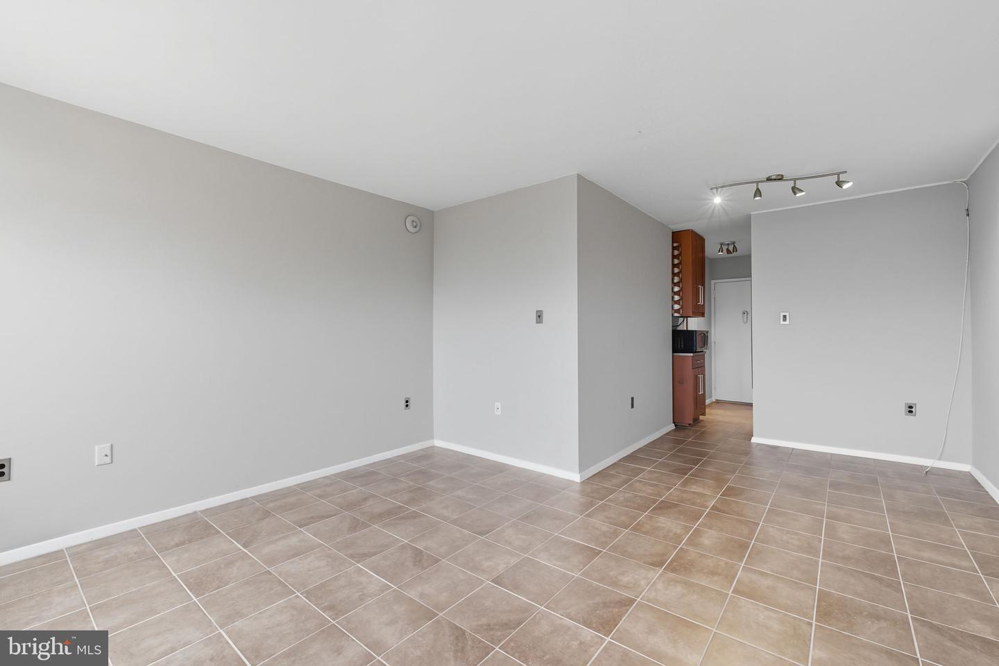 801 N PITT ST #306, ALEXANDRIA, Virginia 22314, ,1 BathroomBathrooms,Residential,For sale,801 N PITT ST #306,VAAX2049530 MLS # VAAX2049530