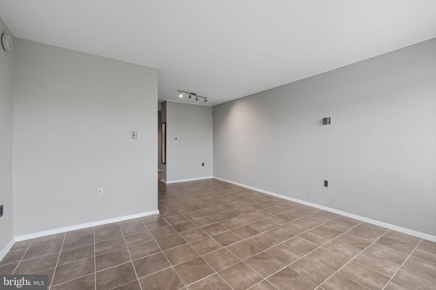801 N PITT ST #306, ALEXANDRIA, Virginia 22314, ,1 BathroomBathrooms,Residential,For sale,801 N PITT ST #306,VAAX2049530 MLS # VAAX2049530