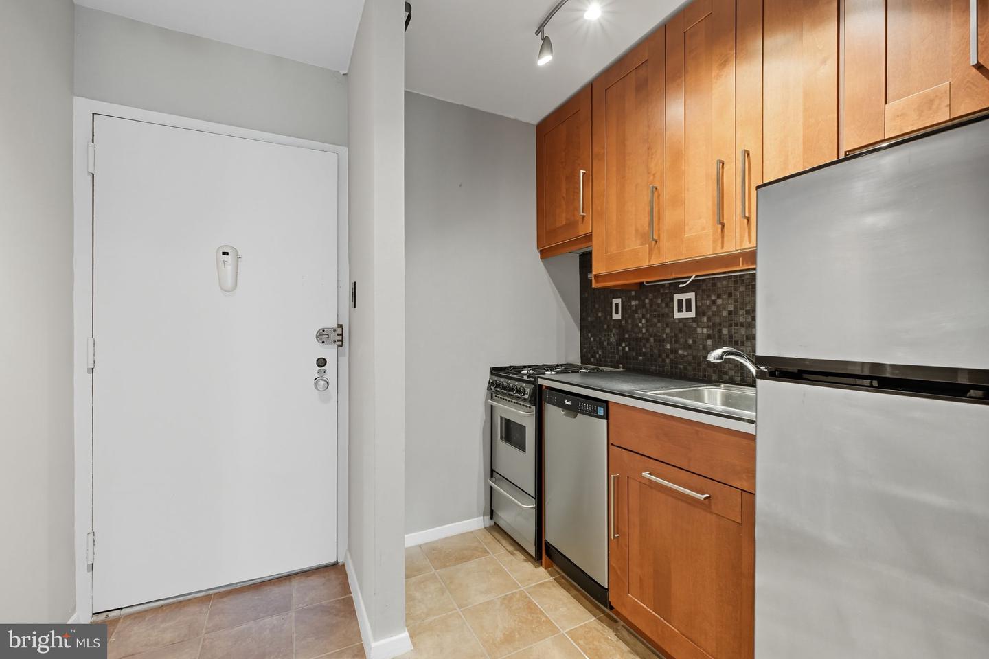 801 N PITT ST #306, ALEXANDRIA, Virginia 22314, ,1 BathroomBathrooms,Residential,For sale,801 N PITT ST #306,VAAX2049530 MLS # VAAX2049530