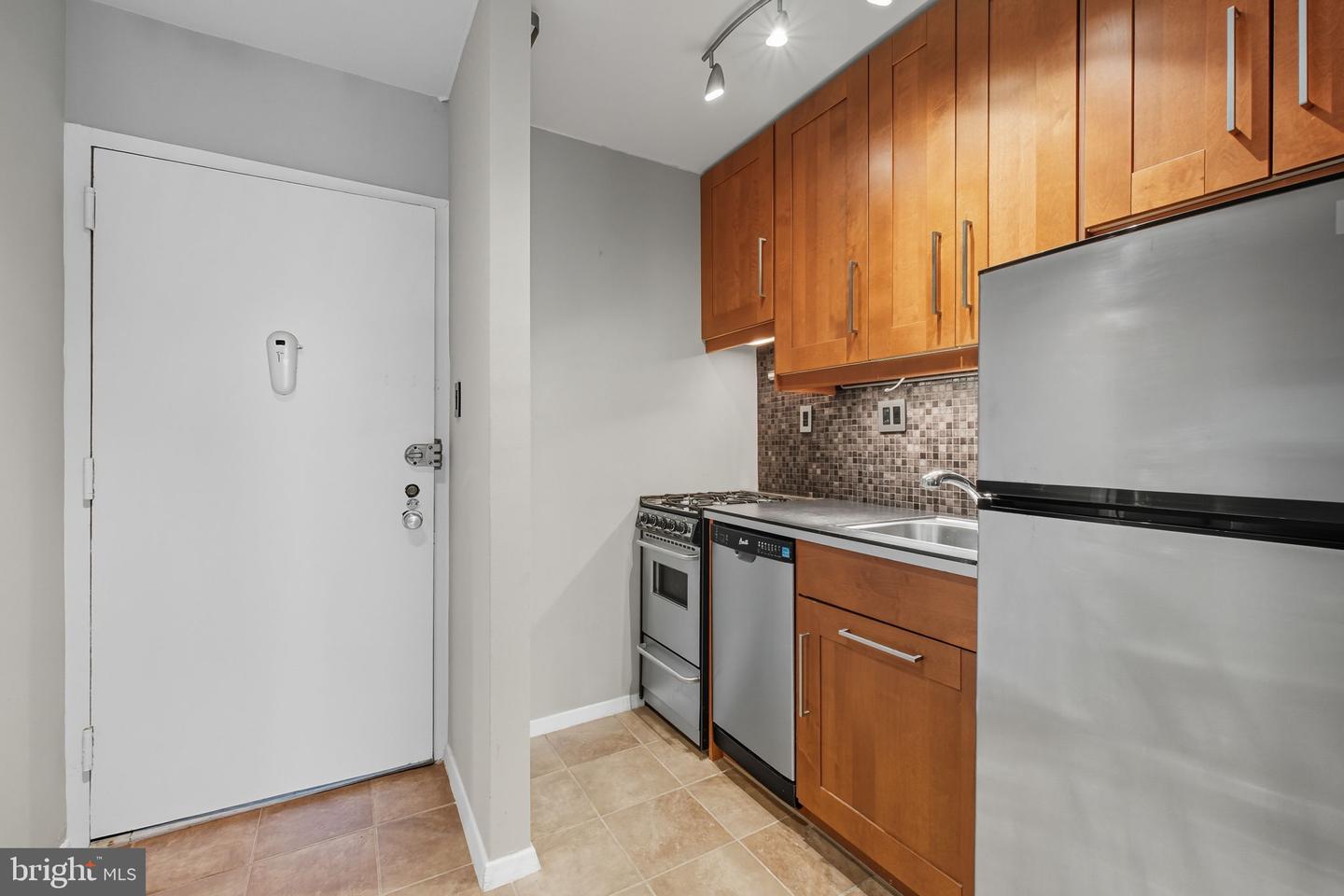 801 N PITT ST #306, ALEXANDRIA, Virginia 22314, ,1 BathroomBathrooms,Residential,For sale,801 N PITT ST #306,VAAX2049530 MLS # VAAX2049530